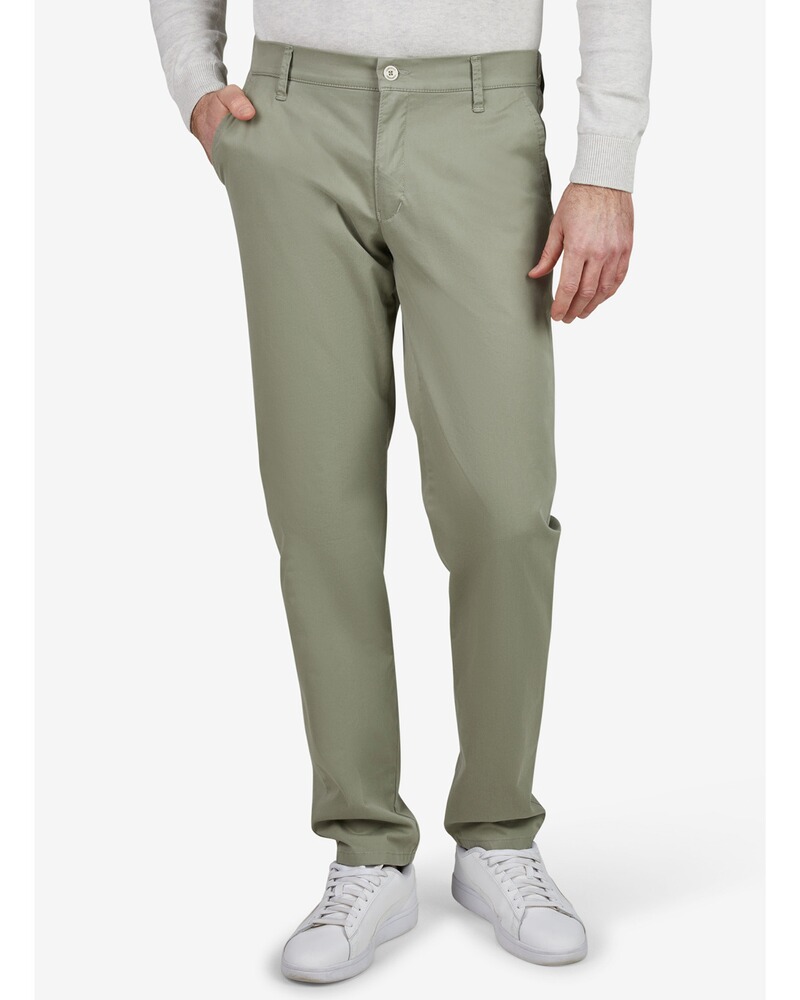 Chino Foxx, Club of Comfort