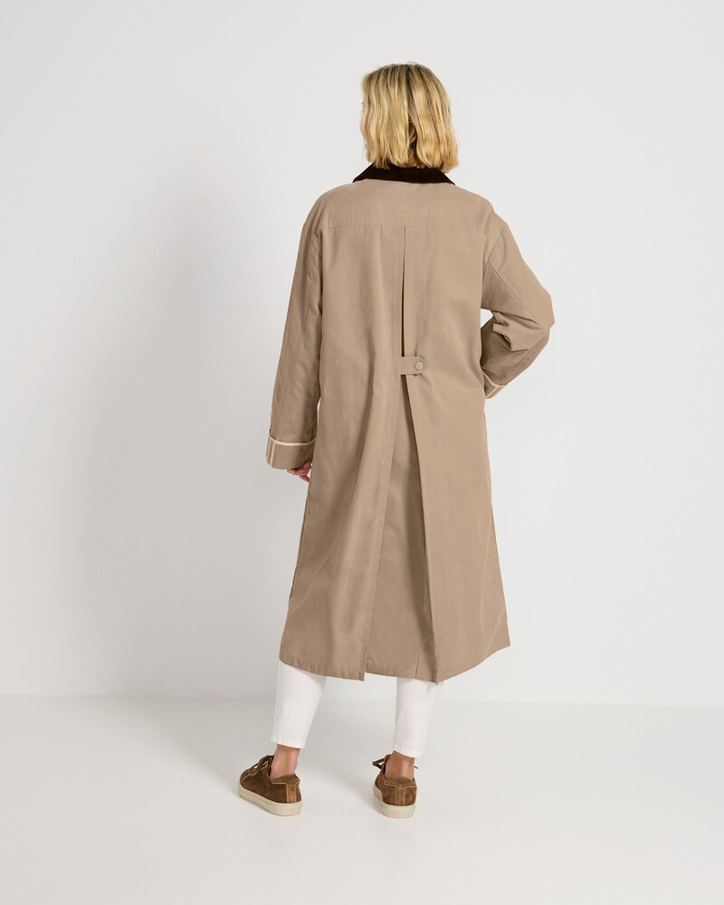 Wachsmantel, Brigitte von Schönfels