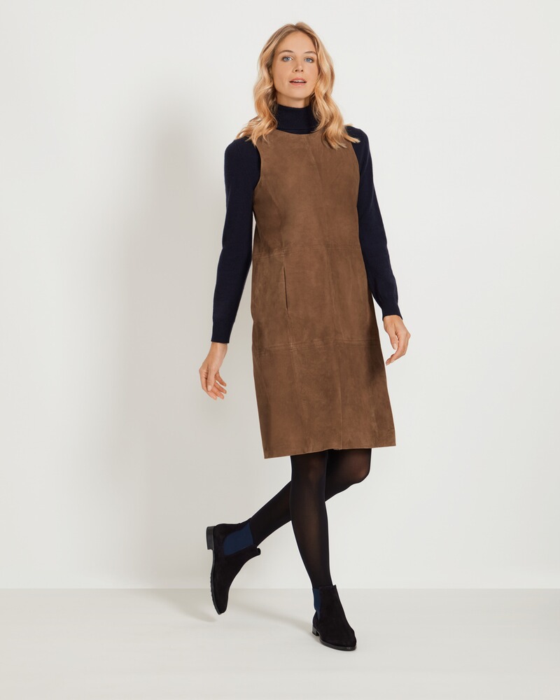 Kurzes Lederkleid, Brigitte von Schönfels