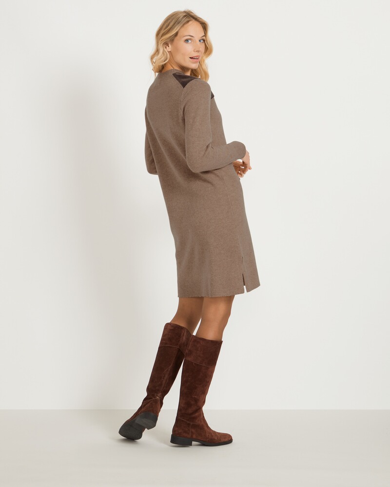 Kleid mit Schulterapplikation, Brigitte von Schönfels