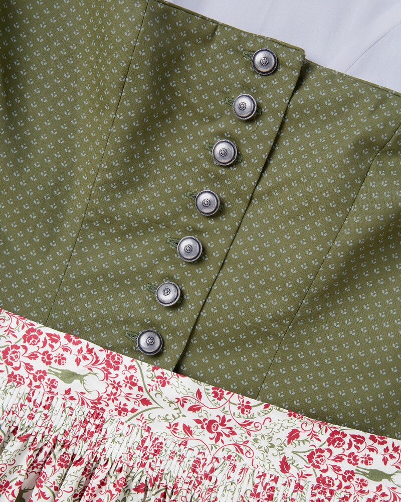Dirndl Hirsch-Blumen-Muster, Luis Steindl