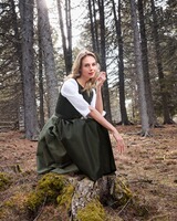 Langes Samt-Dirndl, Luis Steindl
