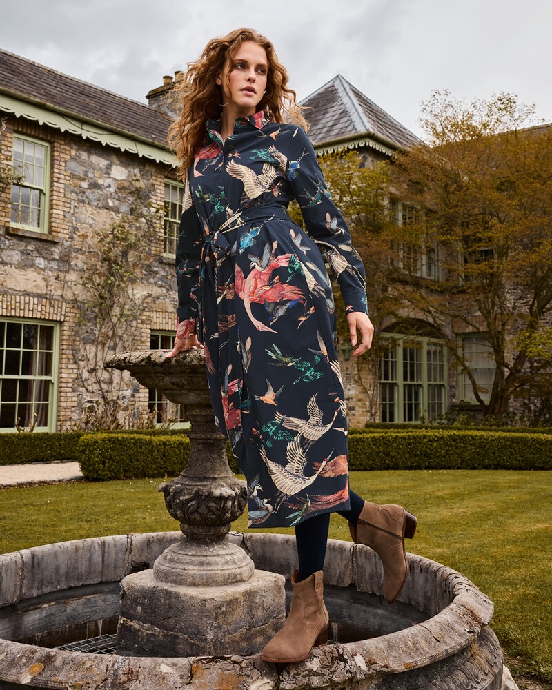 Hemdblusenkleid mit Vogelmotiven, Brigitte von Schönfels