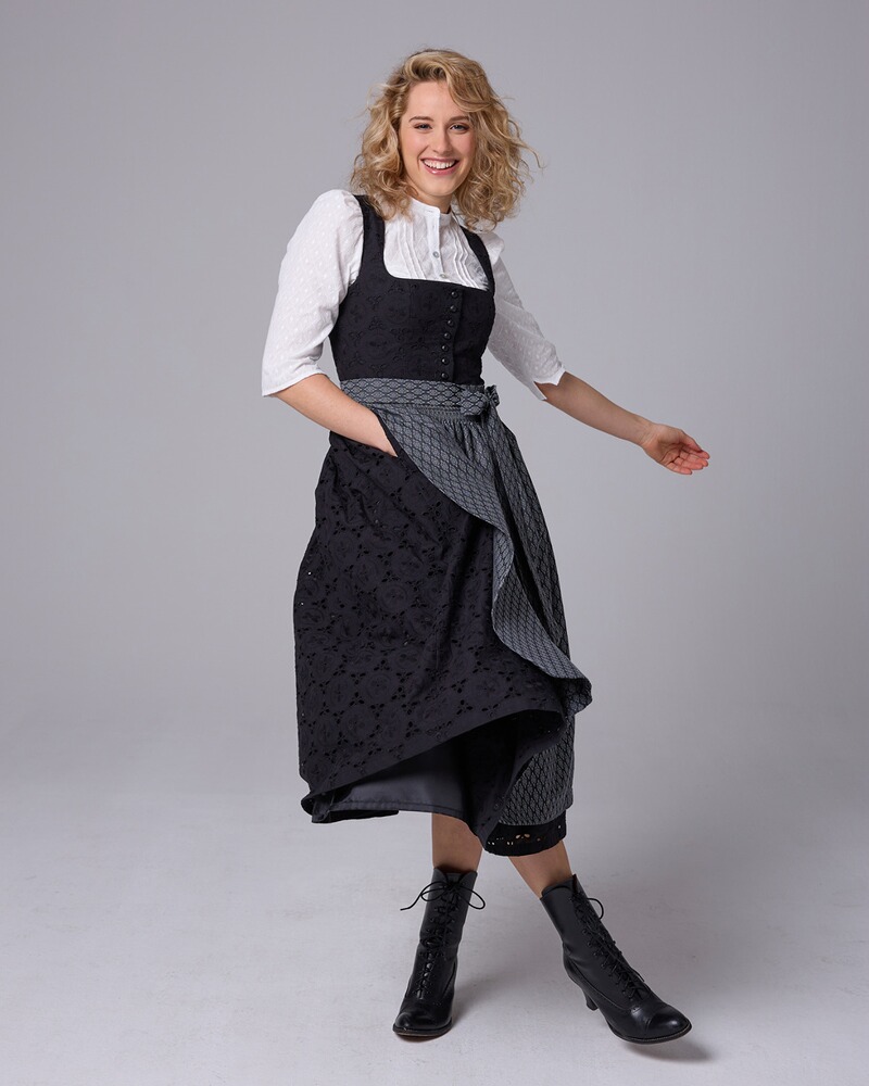 Langes Dirndl mit Lochstickerei, Berwin
