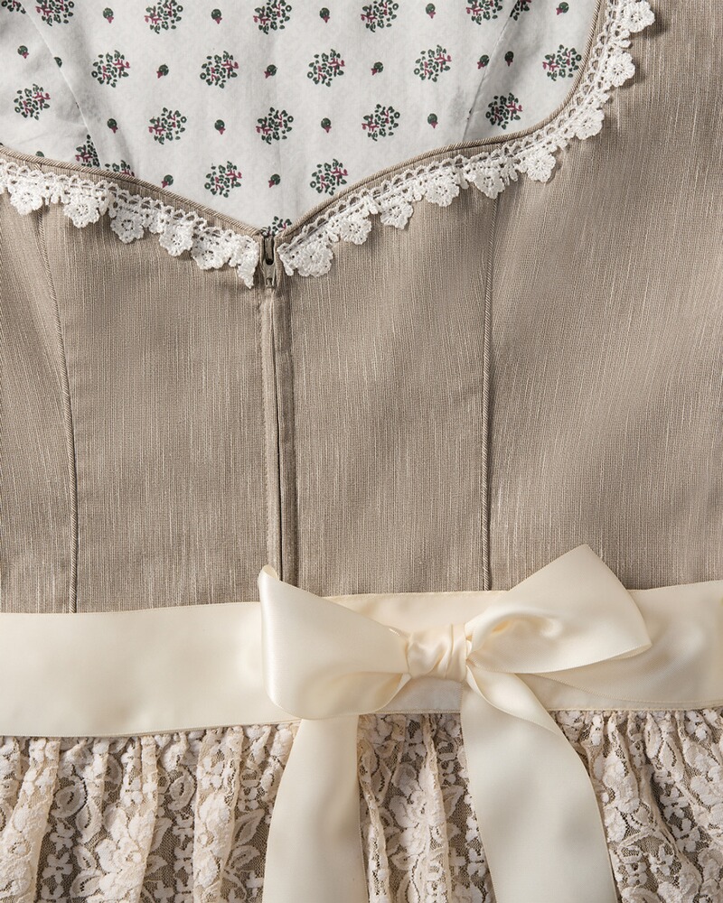 Leinendirndl, Almsach