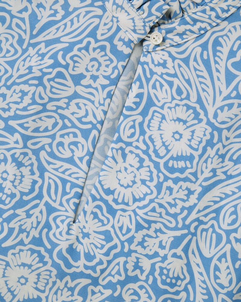 Halbarm-Bluse mit Rüschenkragen, POLICELAND