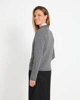 Strickjacke mit Rüschenkragen, Luis Steindl