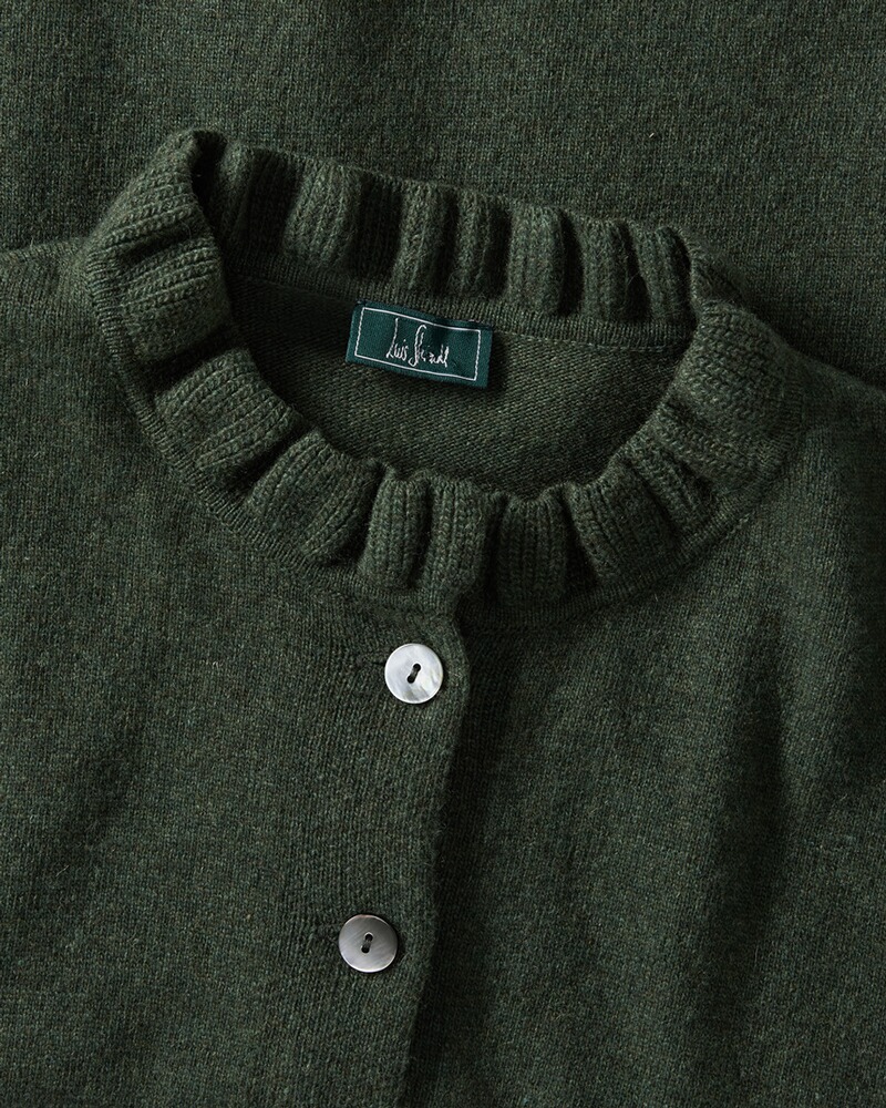 Strickjacke mit Rüschenkragen, Luis Steindl