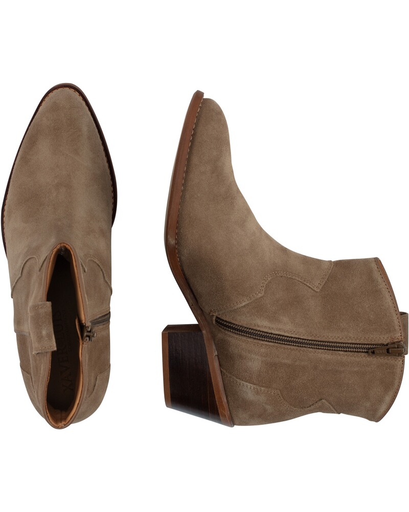 Cowboyboot Myra, Xaver Luis