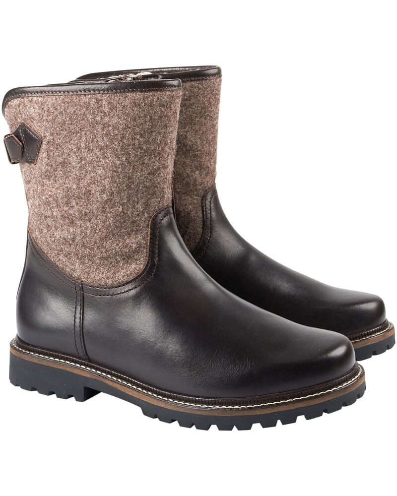 Kurzer Stiefel, dirndl + bua