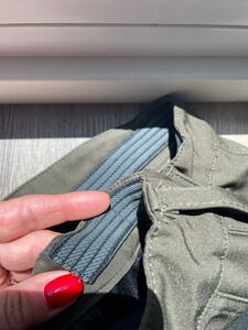 Bewertungsbild zu der Überschrift Schmerzhafter Bund reibt Haut wund…